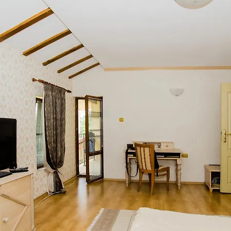 Πανσιόν House Dali