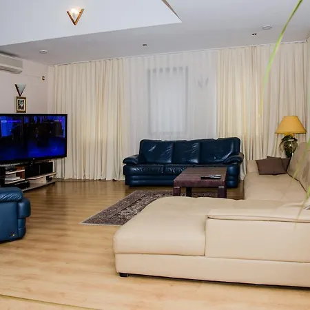 House Dali Πανσιόν