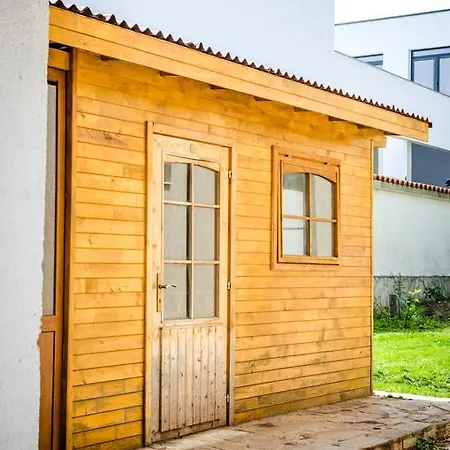 House Dali Πανσιόν *