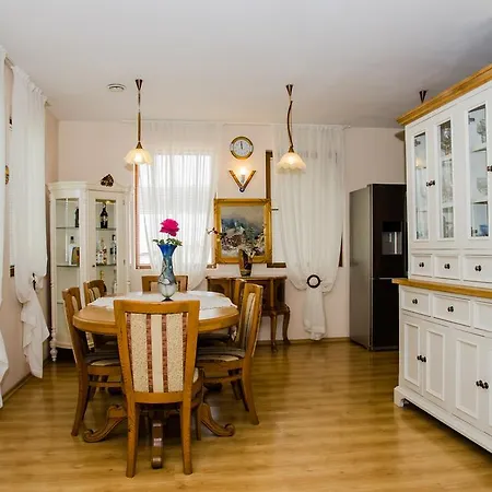 Πανσιόν House Dali